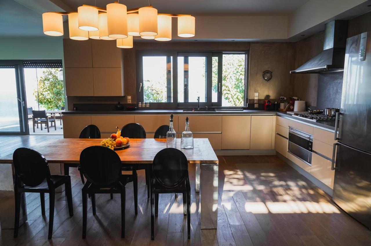 Villa Lithos Kimi Exteriör bild