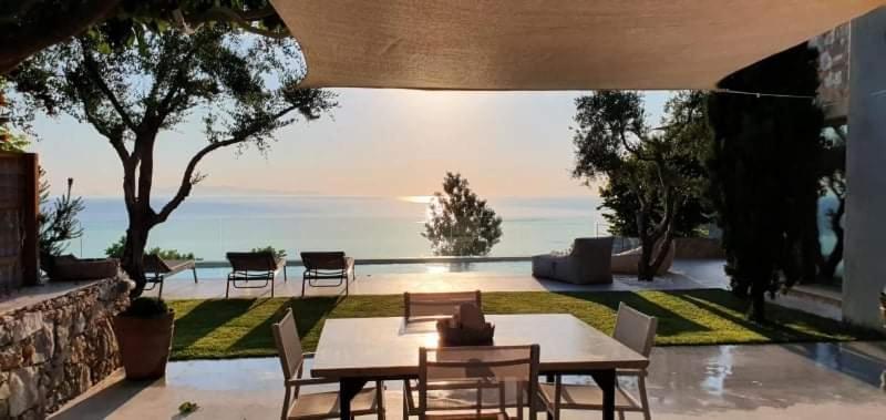 Villa Lithos Kimi Exteriör bild