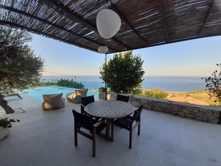 Villa Lithos Kimi Exteriör bild