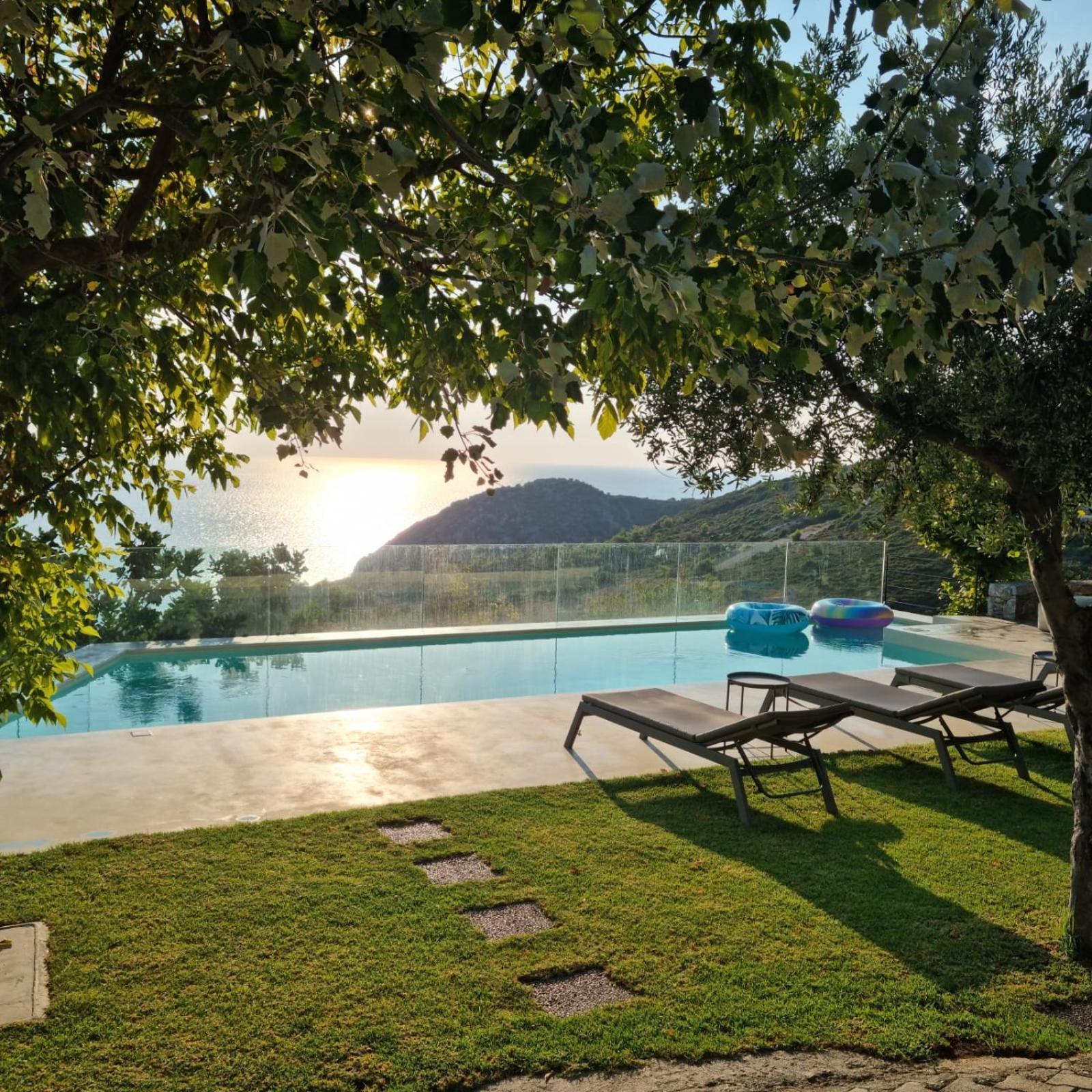 Villa Lithos Kimi Exteriör bild